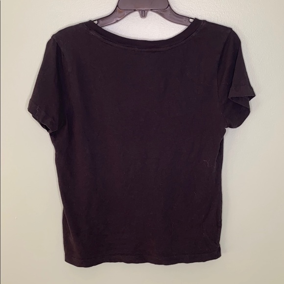 ❣️SOLD Forever 21 Black V-Neck Basic Tee Shirt - Picture 3 of 3